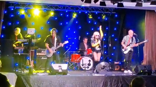 Blondied, Jay Harrison & Helen